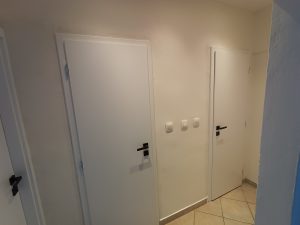 Dokončenie stien a omietok na chodbe, Bratislava